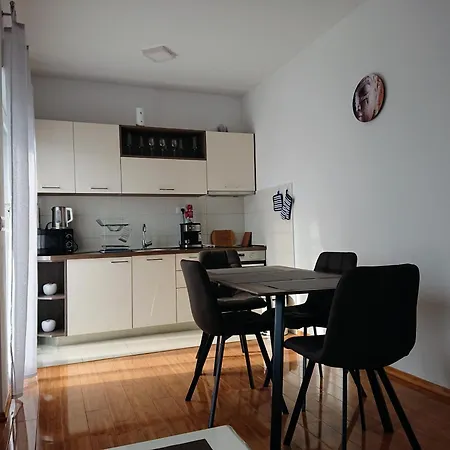 West Star Apartment